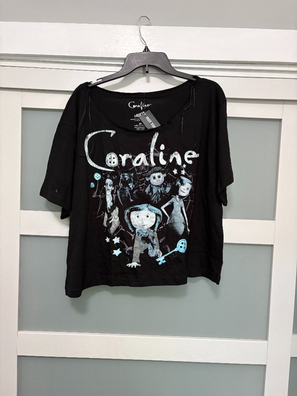 NWT NEW Hot Topic  Coraline Group Crawl Off Shoulder T-shirt shirt 2X Black